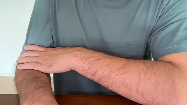 qualunque 21 online show from 09/15/25, 04:07