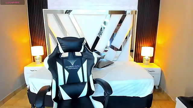 Linda4Petite online show from 09/17/25, 06:20