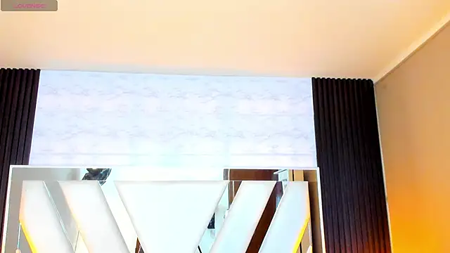 Linda4Petite online show from 09/27/25, 06:02