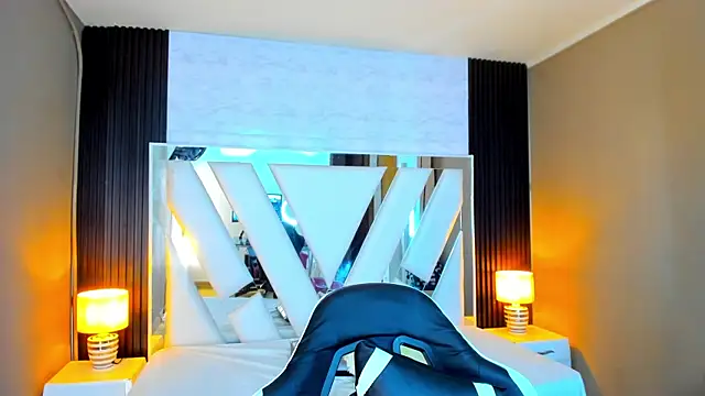 Linda4Petite online show from 11/03/25, 06:20