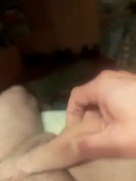 Snapshot of Robertino21cm chatting on 03/23/26, 01:42 Robertino21cm online show from 03/23/26, 01:42