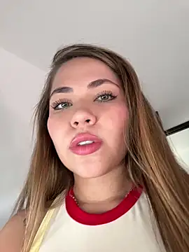 Snapshot of NatashaCruz- chatting on 06/27/26, 09:31 NatashaCruz- online show from 06/27/26, 09:31