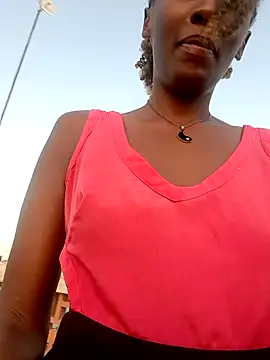 Snapshot of lynnkatrina chatting on 09/29/25, 02:55 lynnkatrina online show from 09/29/25, 02:55