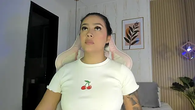 CameronCollins  online show from 10/06/25, 07:44