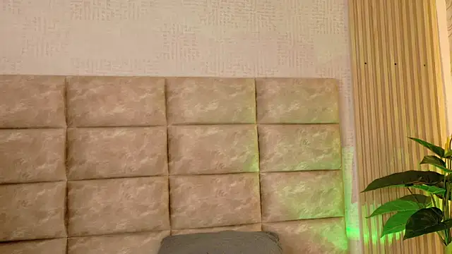 CameronCollins  online show from 05/12/26, 07:11