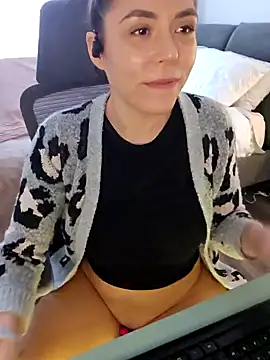 Ellie-L-Elizabeth online show from 02/06/25, 04:14