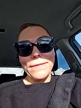 Ellie-L-Elizabeth online show from 02/19/25, 02:34