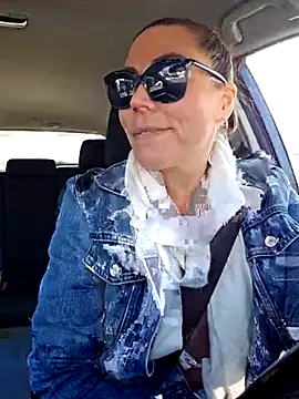 Ellie-L-Elizabeth online show from 03/22/25, 02:03