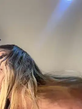 lunablossom  online show from 01/07/25, 05:22