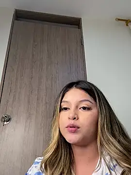 lunablossom  online show from 01/10/25, 03:18