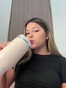 lunablossom  online show from 01/11/25, 04:57