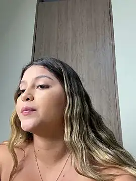 lunablossom  online show from 01/15/25, 01:02