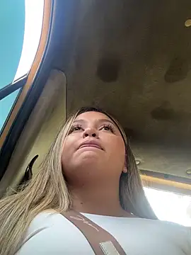 lunablossom  online show from 03/01/25, 05:27