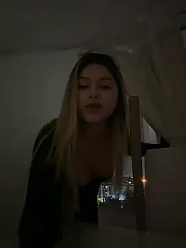 lunablossom  online show from 03/08/25, 01:06