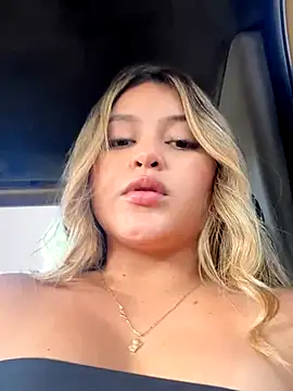 lunablossom  online show from 09/21/25, 08:43