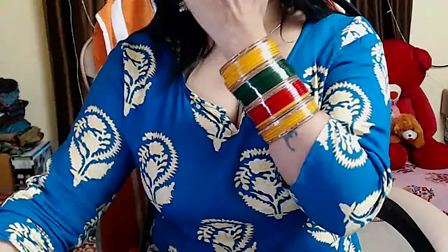 Snapshot of Naughty_Kashish chatting on 12/24/24, 12:55 Naughty Kashish online show from 12/24/24, 12:55