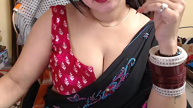 Snapshot of Naughty_Kashish chatting on 02/10/25, 12:39 Naughty Kashish online show from 02/10/25, 12:39