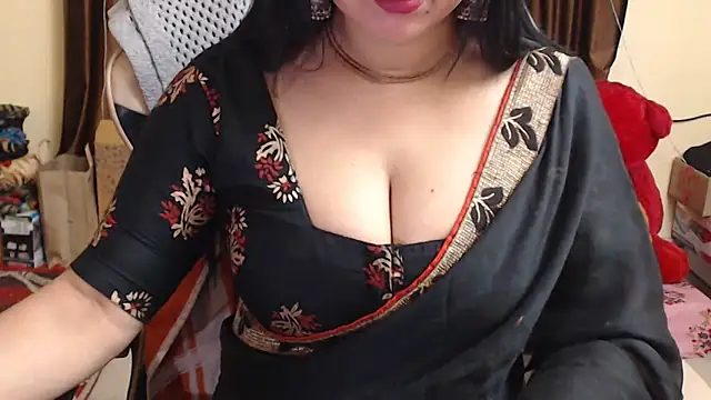 Snapshot of Naughty_Kashish chatting on 02/24/25, 06:27 Naughty Kashish online show from 02/24/25, 06:27
