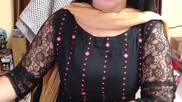 Snapshot of Naughty_Kashish chatting on 03/05/25, 06:33 Naughty Kashish online show from 03/05/25, 06:33