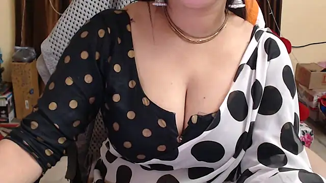 Snapshot of Naughty_Kashish chatting on 03/06/25, 09:47 Naughty Kashish online show from 03/06/25, 09:47