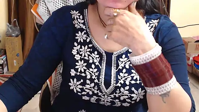 Snapshot of Naughty_Kashish chatting on 03/08/25, 05:59 Naughty Kashish online show from 03/08/25, 05:59