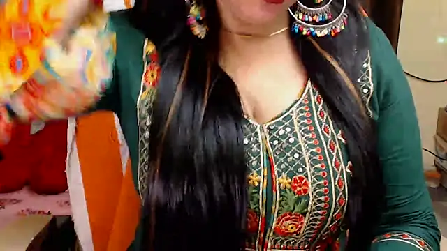 Snapshot of Naughty_Kashish chatting on 09/18/25, 09:00 Naughty Kashish online show from 09/18/25, 09:00