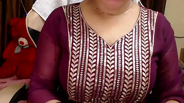 Snapshot of Naughty_Kashish chatting on 09/29/25, 06:18 Naughty Kashish online show from 09/29/25, 06:18