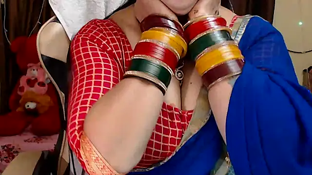 Snapshot of Naughty_Kashish chatting on 10/17/25, 05:43 Naughty Kashish online show from 10/17/25, 05:43