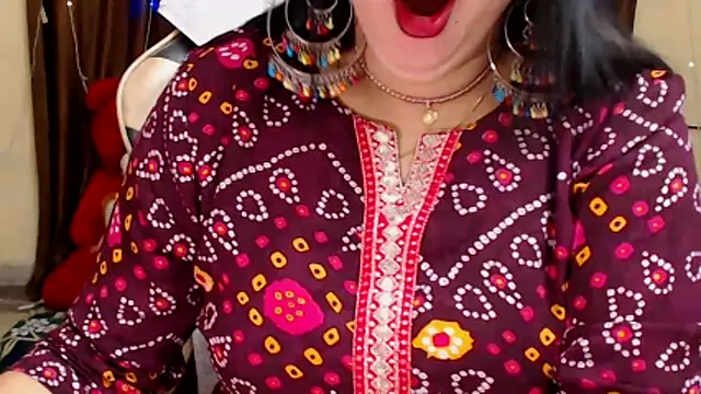 Naughty Kashish online show from 11/24/25, 05:18