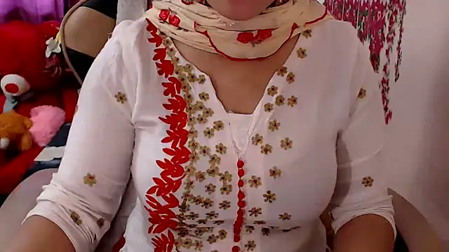 Snapshot of Naughty_Kashish chatting on 03/21/26, 05:12 Naughty Kashish online show from 03/21/26, 05:12