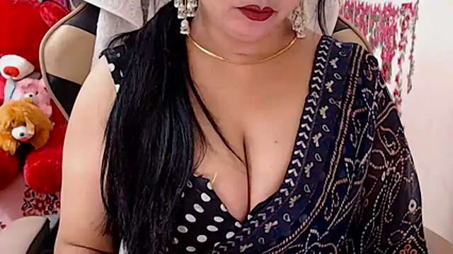 Snapshot of Naughty_Kashish chatting on 05/14/26, 07:04 Naughty Kashish online show from 05/14/26, 07:04