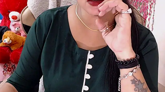 Snapshot of Naughty_Kashish chatting on 05/26/26, 07:15 Naughty Kashish online show from 05/26/26, 07:15