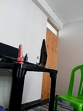 Snapshot of MikeMiller2 chatting on 10/25/25, 07:19 MikeMiller2 online show from 10/25/25, 07:19