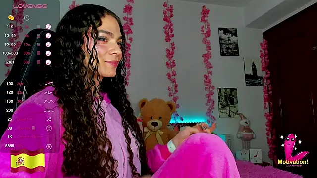 Snapshot of gabrielatafur_ chatting on 12/14/24, 01:17 gabrielatafur  online show from 12/14/24, 01:17