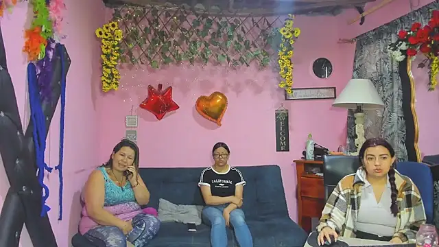 Snapshot of lesbiancuple chatting on 03/30/26, 11:55 lesbiancuple online show from 03/30/26, 11:55