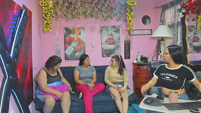 Snapshot of lesbiancuple chatting on 04/08/26, 12:16 lesbiancuple online show from 04/08/26, 12:16