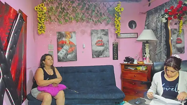 Snapshot of lesbiancuple chatting on 04/14/26, 11:49 lesbiancuple online show from 04/14/26, 11:49