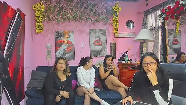 Snapshot of lesbiancuple chatting on 04/18/26, 12:20 lesbiancuple online show from 04/18/26, 12:20