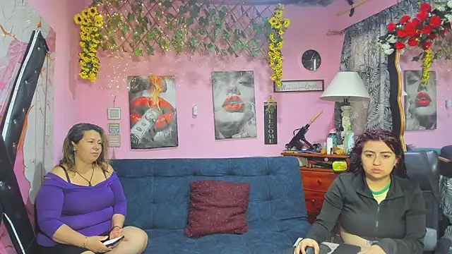 Snapshot of lesbiancuple chatting on 04/25/26, 12:19 lesbiancuple online show from 04/25/26, 12:19