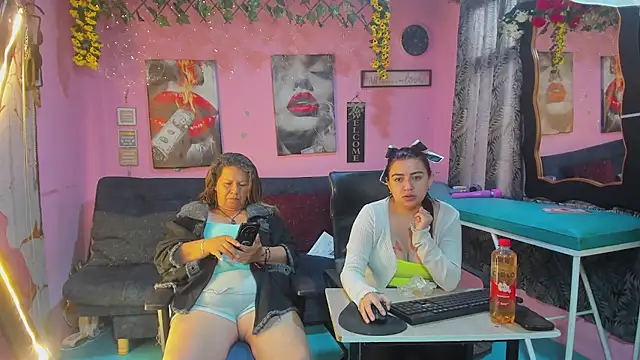 lesbiancuple online show from 06/15/26, 01:02