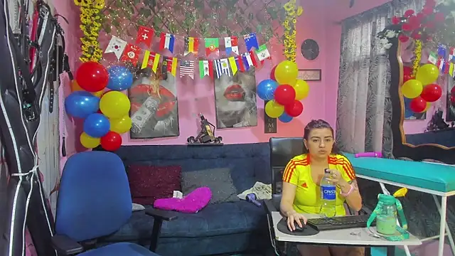 lesbiancuple online show from 06/17/26, 12:18