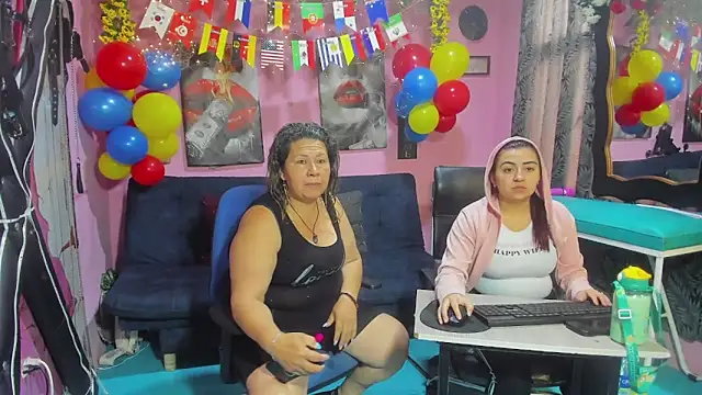 lesbiancuple online show from 06/19/26, 12:20