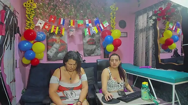 lesbiancuple online show from 06/22/26, 12:13