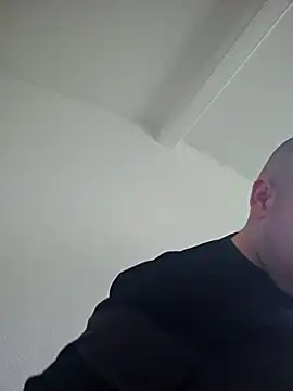 Snapshot of mario890605 chatting on 03/12/25, 11:31 mario890605 online show from 03/12/25, 11:31