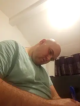 Snapshot of mario890605 chatting on 09/12/25, 10:43 mario890605 online show from 09/12/25, 10:43