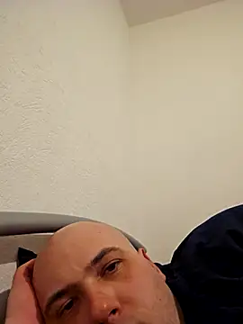 Snapshot of mario890605 chatting on 01/15/26, 09:51 mario890605 online show from 01/15/26, 09:51