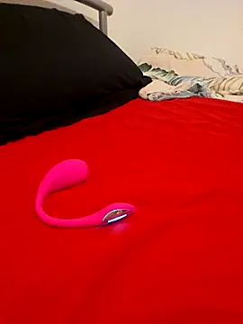 Snapshot of mario890605 chatting on 02/15/26, 06:59 mario890605 online show from 02/15/26, 06:59