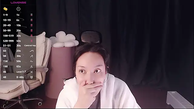 Snapshot of qianqian_ chatting on 04/14/26, 01:39 qianqian online show from 04/14/26, 01:39