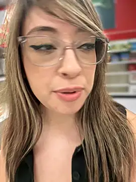 Snapshot of AriannaPena chatting on 01/09/25, 02:43 AriannaPena online show from 01/09/25, 02:43