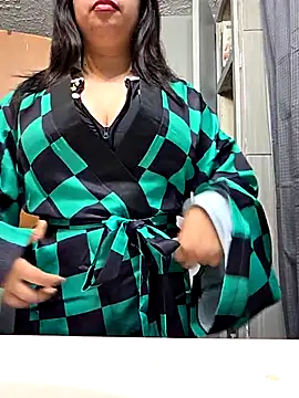 Snapshot of AriannaPena chatting on 10/19/25, 10:32 AriannaPena online show from 10/19/25, 10:32